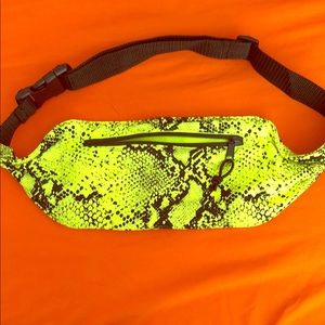 TRIANGL fanny pack!